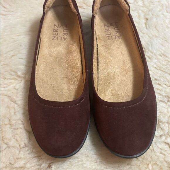 Naturalizer Purple/Maroon Suede Flats - Picture 4 of 9